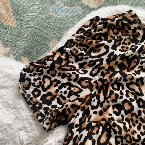 Talbots Leopard Print Short Sleeve Top- Size Large - Picture 5 of 11